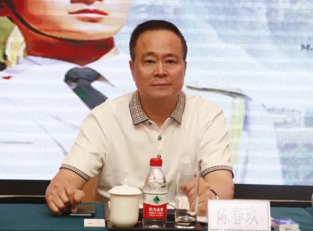 北京福建企業(yè)總商會黨委書記、會長陳春玖